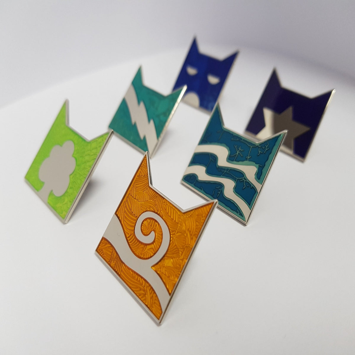 Collector's RiverClan Pin Badge Warrior Cats Store