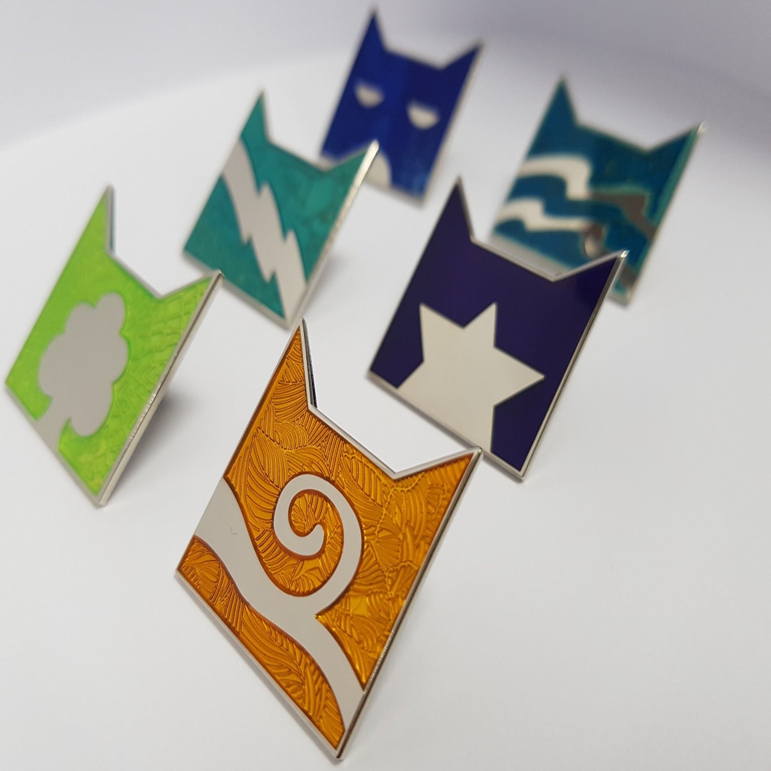 Collector's WindClan Pin Badge Warriors Cats Store - USA