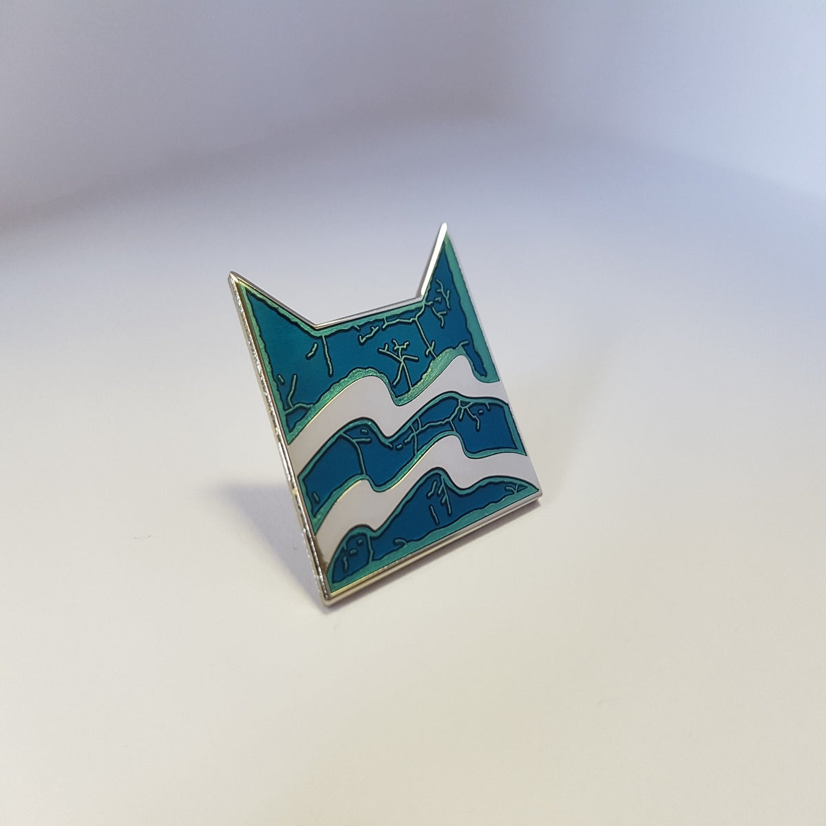 Collector&#39;s RiverClan Pin Badge