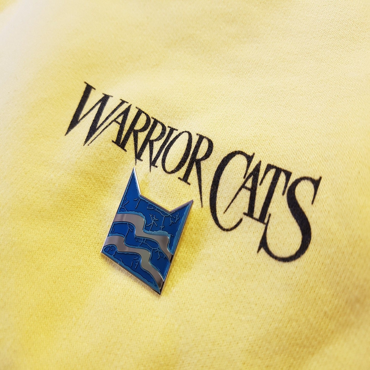 Collector's RiverClan Pin Badge Warrior Cats Store