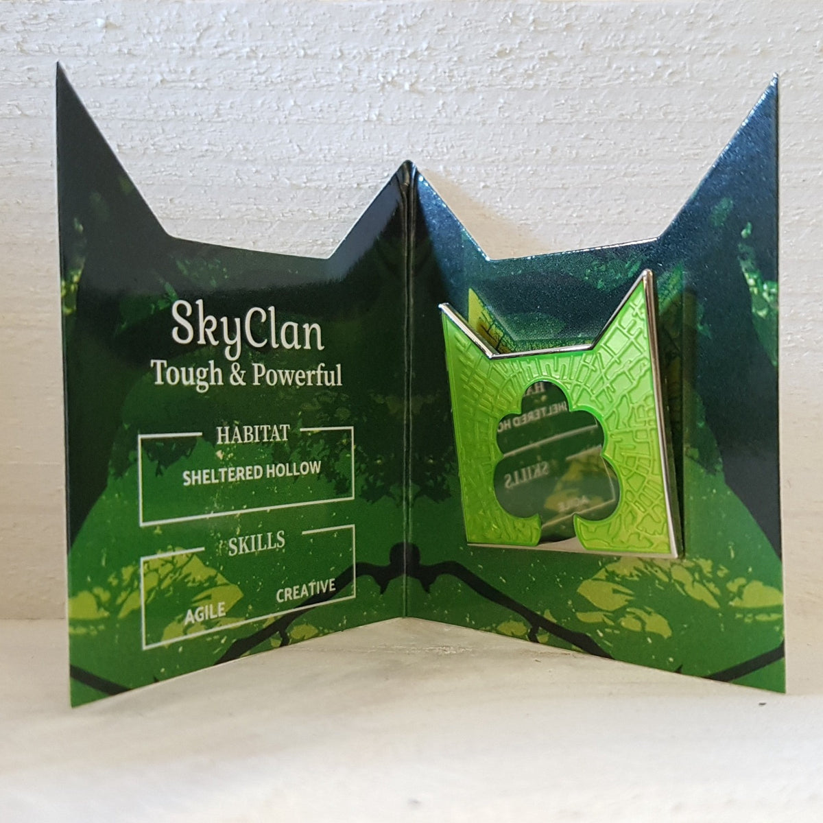 Collector&#39;s SkyClan Pin Badge Warriors Cats Store - USA