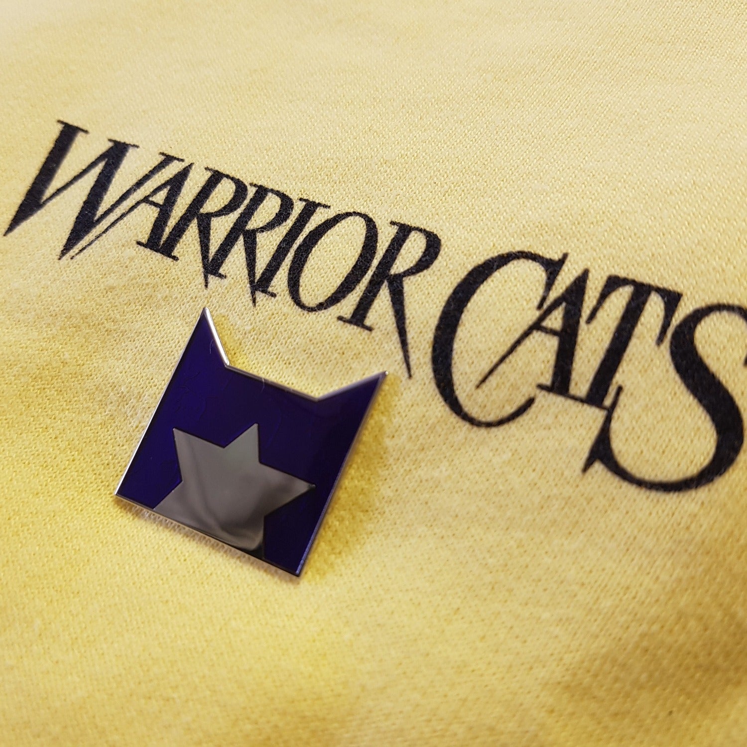 Collector's StarClan Pin Badge Warriors Cats Store - USA
