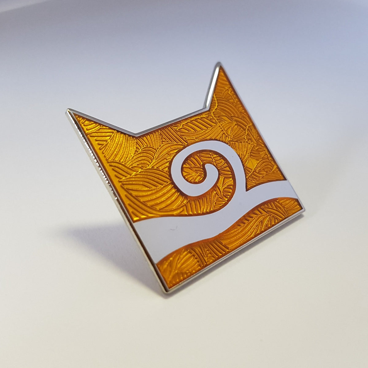 Collector's WindClan Pin Badge Warriors Cats Store - USA