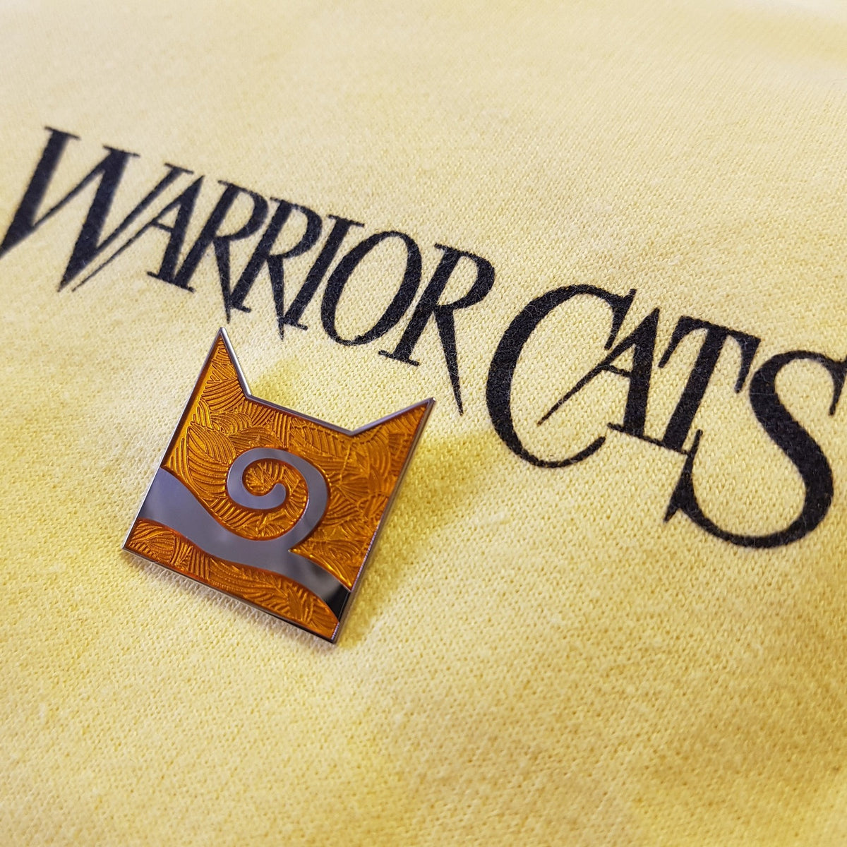 Collector&#39;s WindClan Pin Badge Warriors Cats Store - USA