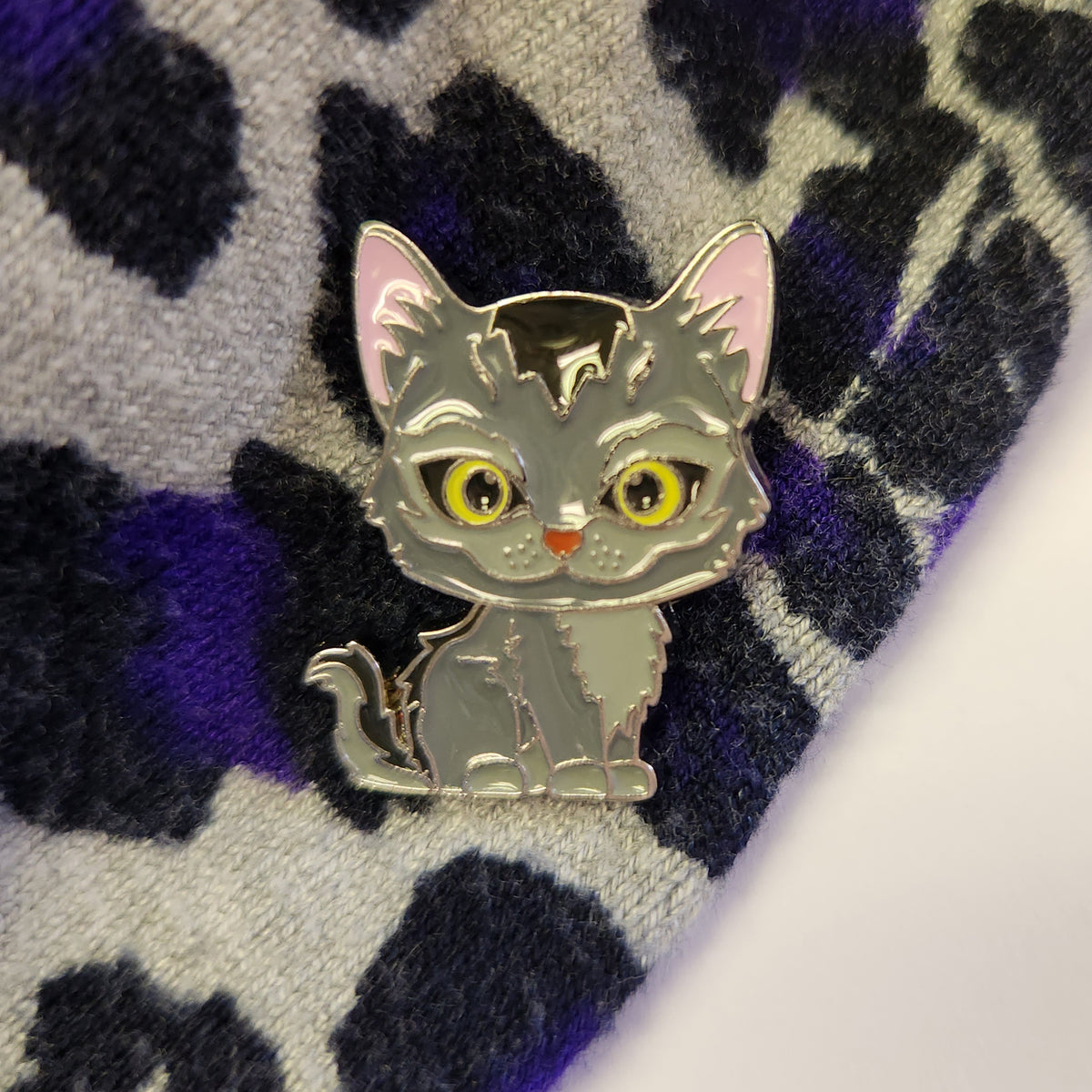 Graystripe - Enamel Pin Warrior Cats Store